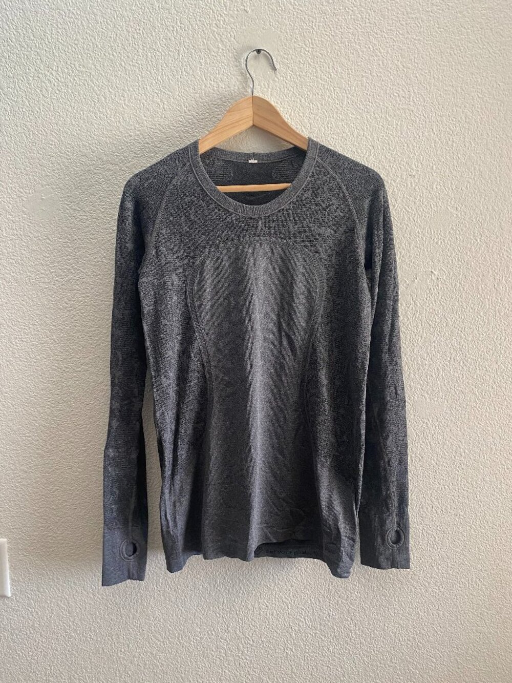 Lululemon Swiftly Tech Long Sleeve Shirt Top Heather Gray Size 12 Gym Fitness